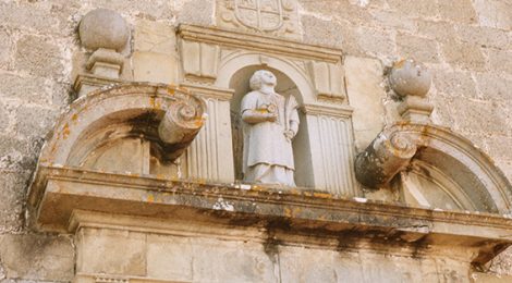 Portalada del Santuari de Santa Quitèria a Vilanova del Vallès.