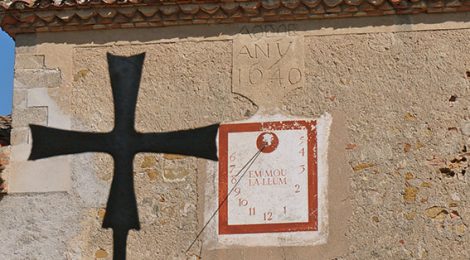 Rellotge de sol a Sant Sadurní de Collsabadell.
