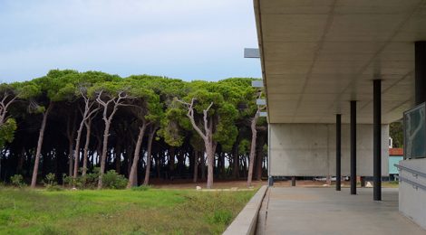 Edifici del CRAM al Prat de Llobregat.