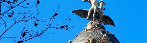 Escultura de Ganímedes a La Unión y El Fénix.