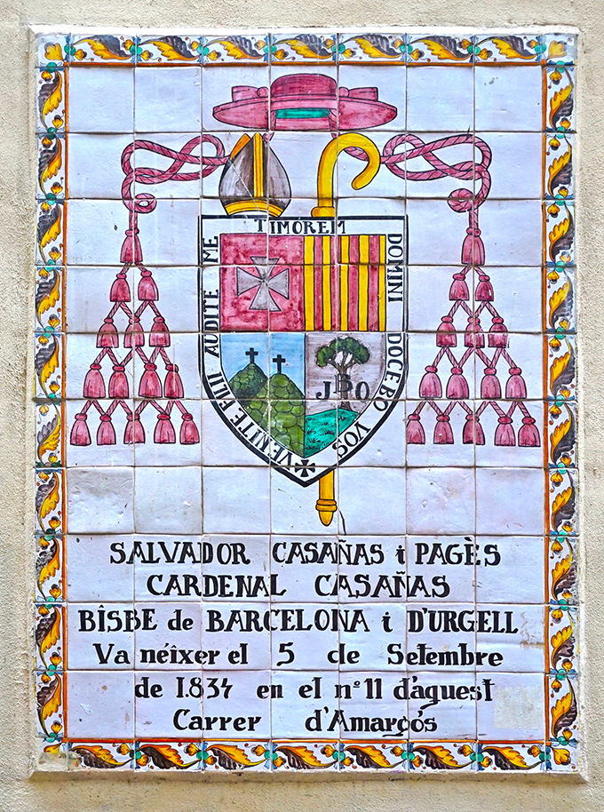 Escut del Cardenal Casañas.