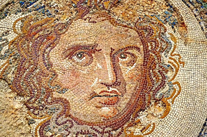 Mosaic de tessel·les amb el cap de Medusa. Mosaics del Museu Arqueològic de Tarragona