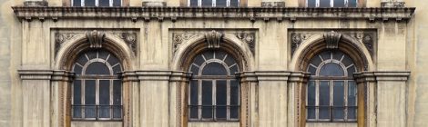 Façana del Palacio del Cinema de Barcelona.