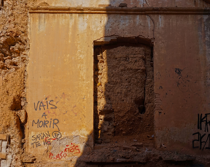 Porta tapiada. Santa Coloma de Cervelló. Baix Llobregat