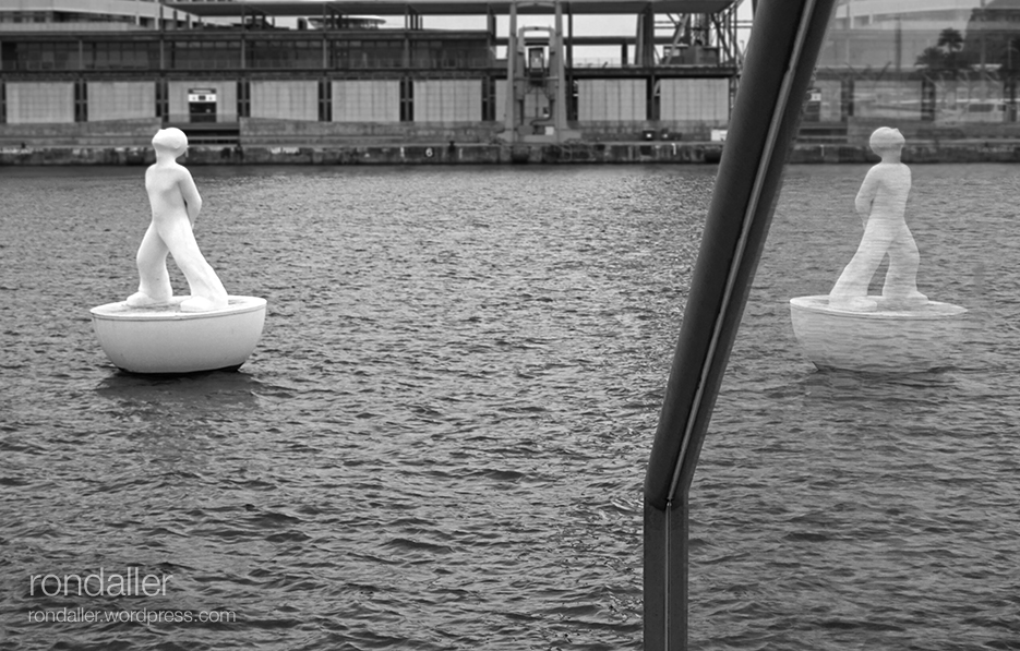 Escultura Miraestels al Port de Barcelona.