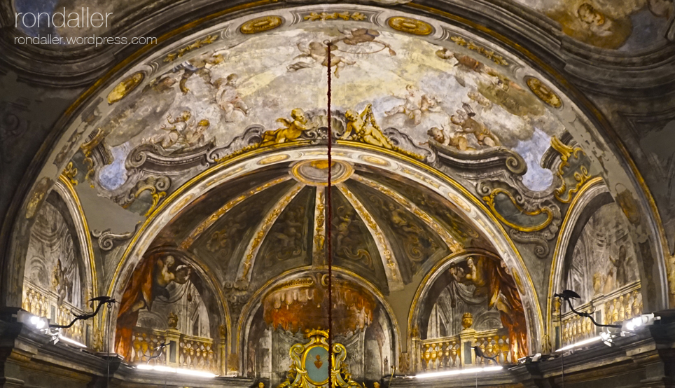 Capella dels Dolors de Mataró. Basílica de Santa Maria. Pintures al sostre.