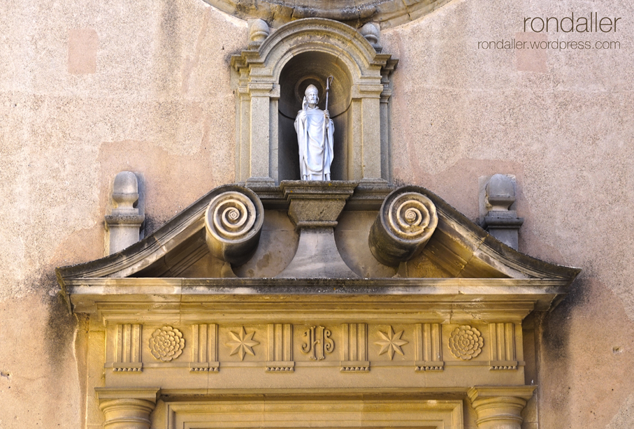 Primer itinerari per Castellterçol (Moianès). Portalada de l'església de Sant Fruitós.