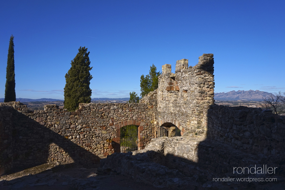 Ruïnes del castell de Gelida, Alt Penedès.