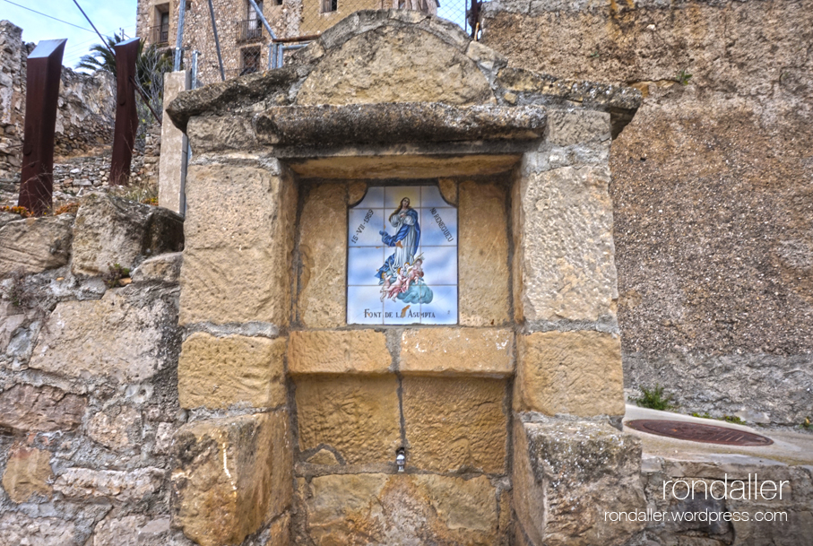 5 fonts de Catalunya. Font de l'Assumpta de Corbera d'Ebre.