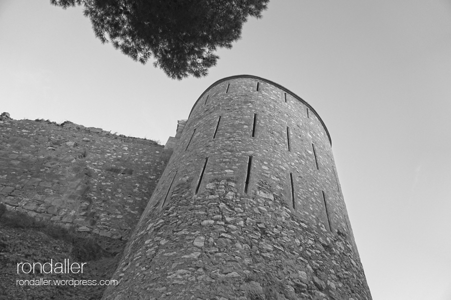 La fortalesa. Itinerari per Móra d'Ebre, Ribera d'Ebre. 