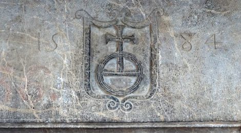 Peralada, Alt Empordà, escut, Globus imperial, orbe