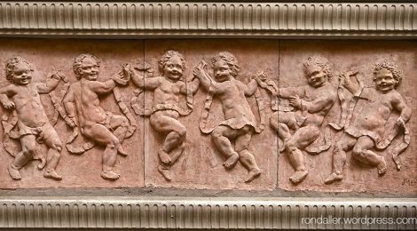 Sant Andreu Palomar, Jaume Martrús, relleu, terracota, noucentisme