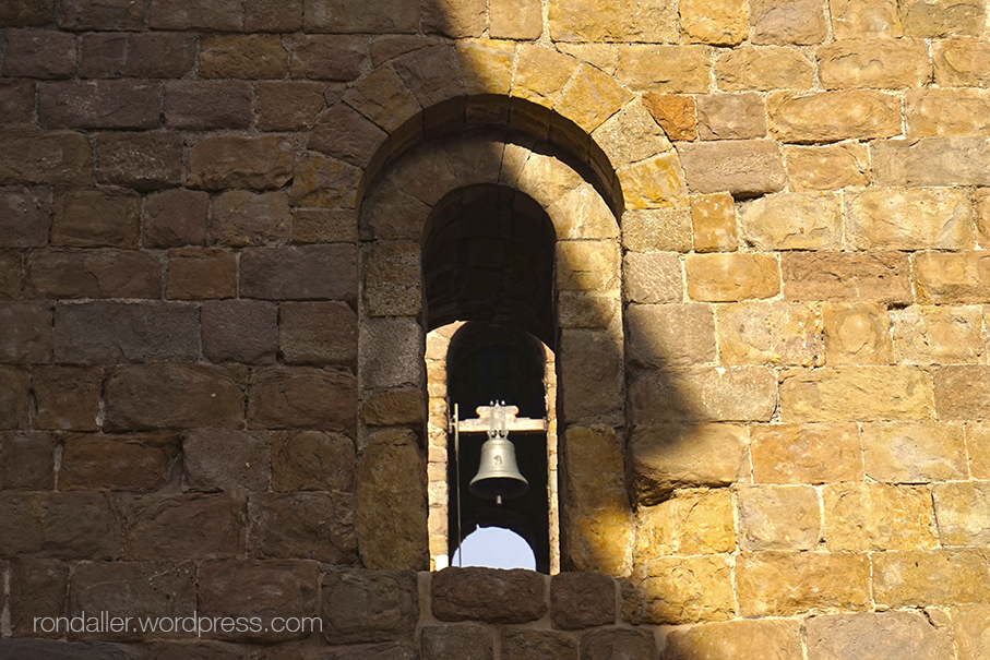 Campana de l'església de Sant Pol de Sant Joan de les Abadesses. Ripollès. 