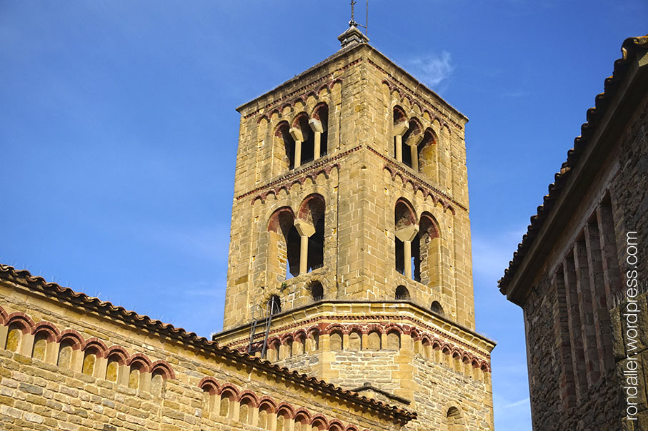 Campanar romànic de Santa Eugènia de Berga, Osona.