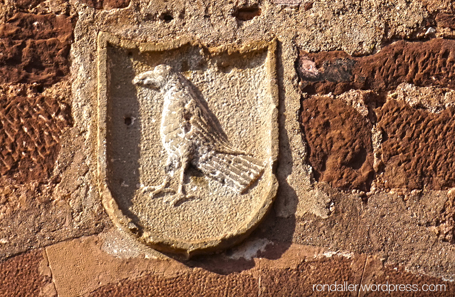 Escut de Corbera de Llobregat al Casal de Santa Magdalena.