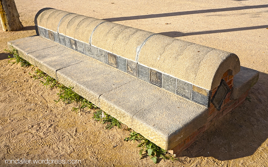 Els bancs de Sant Feliu de Guíxols, Baix Empordà. 