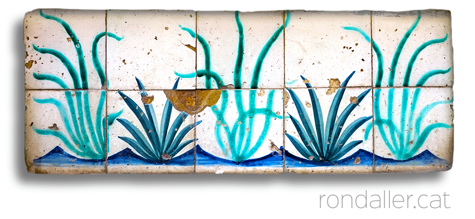 Detall del mosaic de la Font de la Mina Cristal·lina de Blanes.