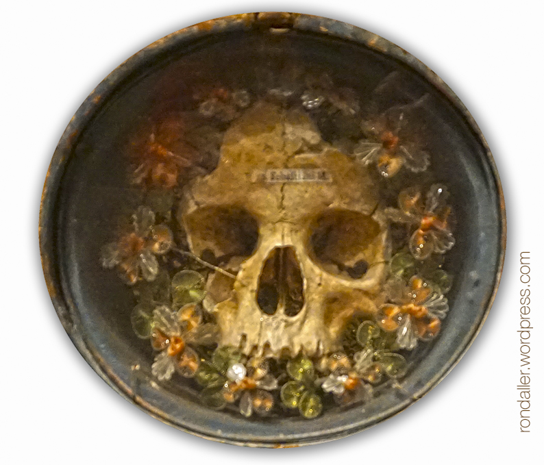 Calavera del reliquiari de Sant Sebastià del Museu Episcopal de Vic.