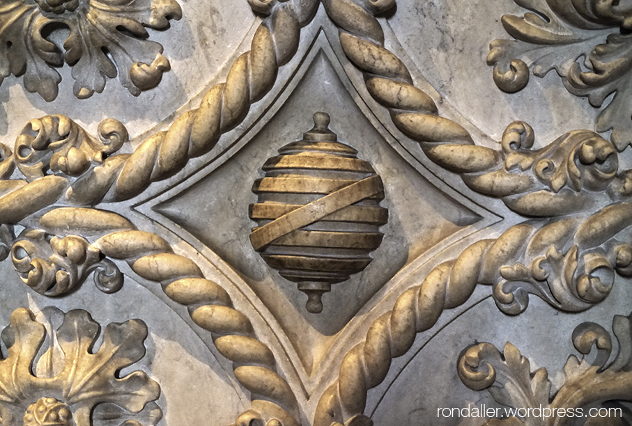 Esfera armil·lar representada a la tomba de Vasco da Gama.