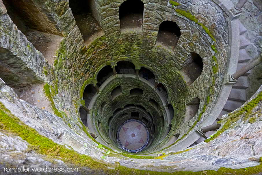 Pou iniciàtic als jardins de la Quinta da Regaleira de Sintra (Portugal).