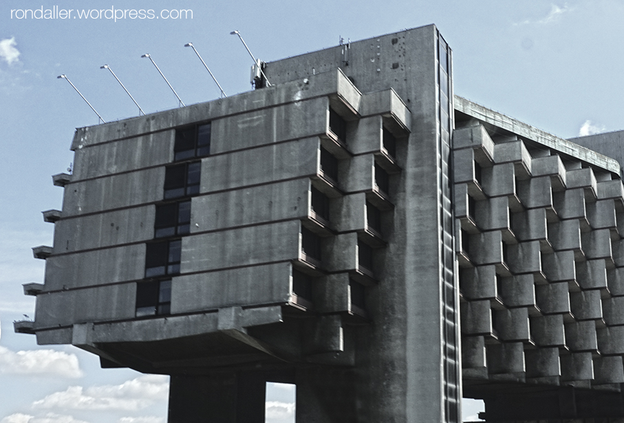 Realisme socialista a Cracòvia. Edifici de l'Hotel Fòrum.