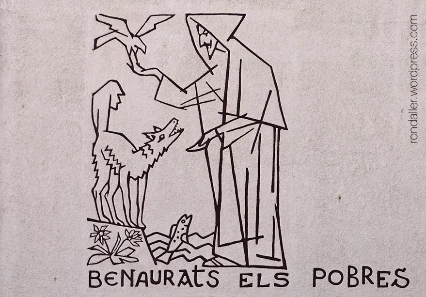 Esgrafiat realitzat per Sergi Mas Balaguer amb un monjo i animals i la frase Benaurats els pobres.