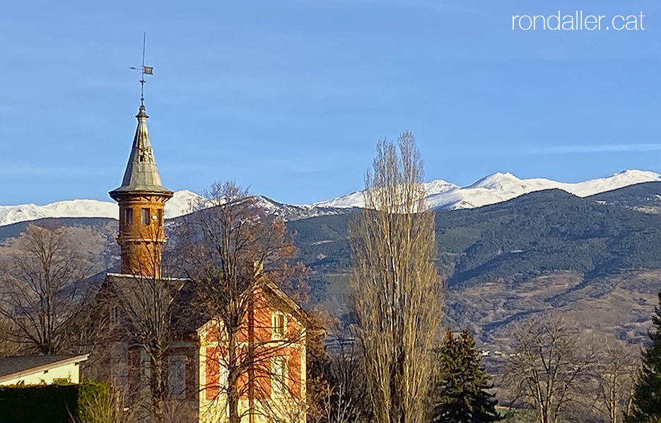 Passejada per Puigcerdà. Panoràmica dels Pirineus des de la torre del cònsol German Schierbeck.