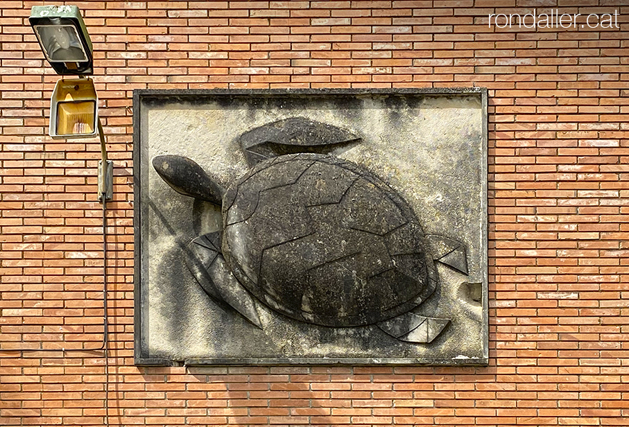 El logotip de Manufactures Cañamás a l’antiga fàbrica de Canyamars (Maresme).