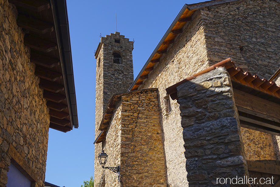 Visita a Estamariu a l'Urgellet, Alt Urgell. Campanar de l'església parroquial de Santa Cecília.