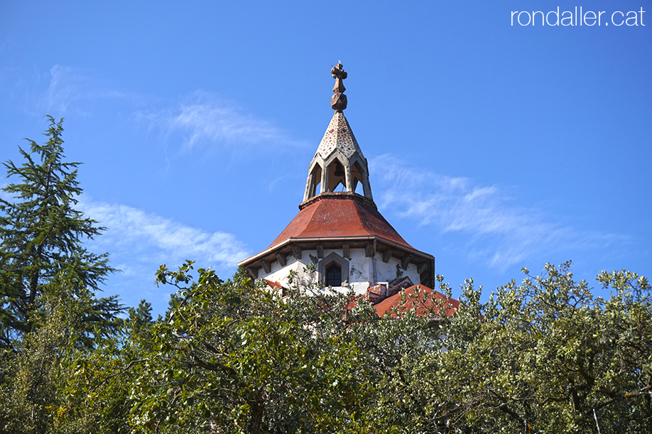 Ermita de Sant Antoni del Tossal, al municipi d'Alàs i Cerc a l'Urgellet.