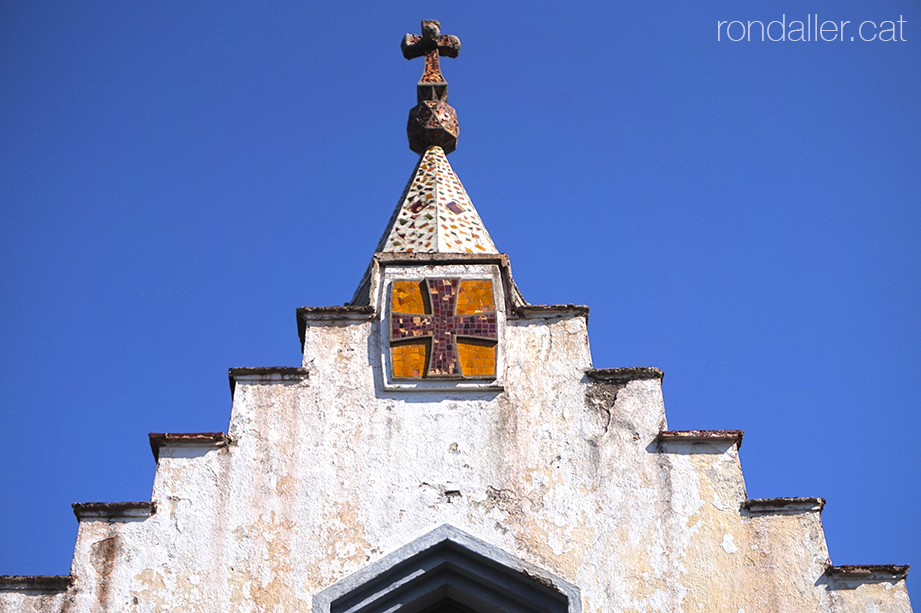 Ermita de Sant Antoni del Tossal, al municipi d'Alàs i Cerc a l'Urgellet.