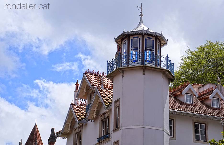 Primer itinerari per Sintra. Mirador de la Villa Nogueiras, un gran casal d'estiueig.