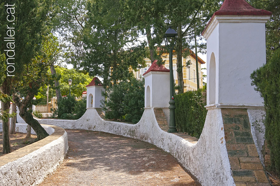 Capelletes devocionals al camí del viacrucis de Bétera.