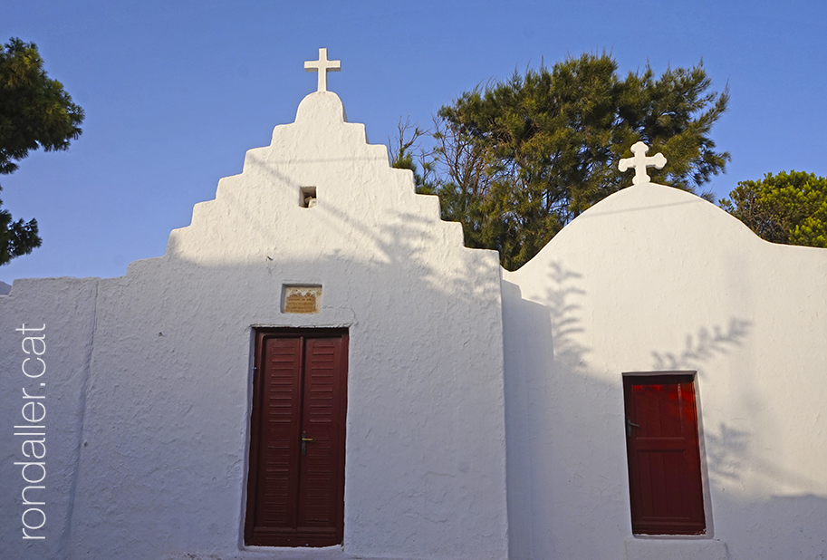 Capelles blanques a la capital de l'illa de Míkonos.