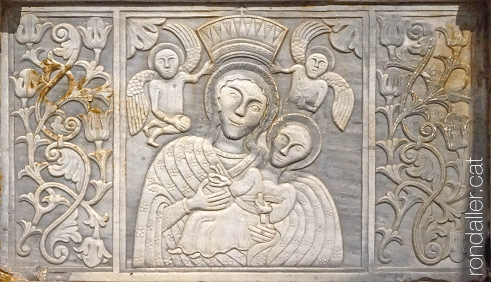 Illa de Míkonos. Relleu de la Verge Maria al monestir de Panagia Tourliana.