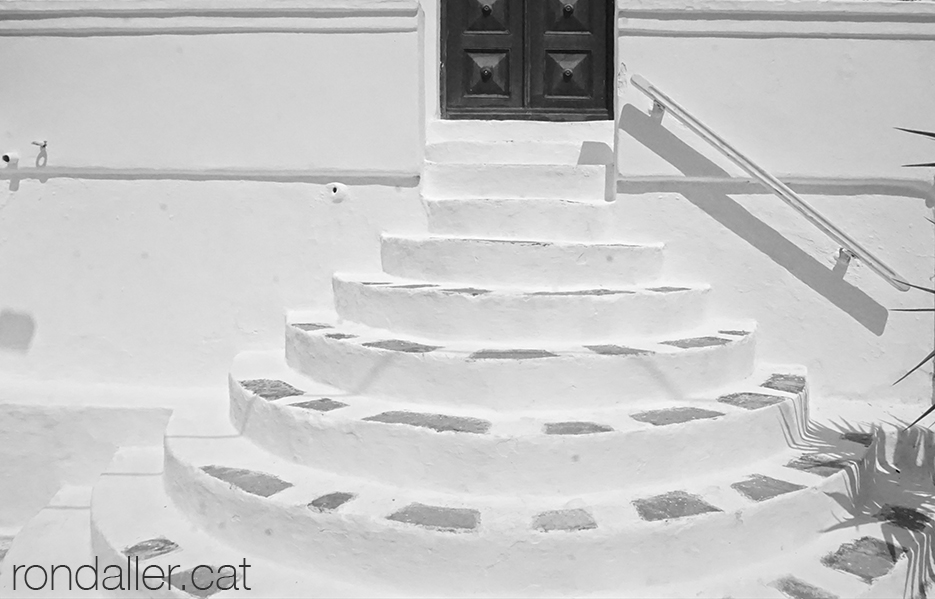 Escales blanques a la capital de l'illa de Míkonos.