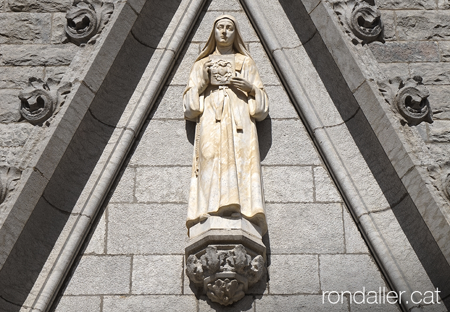 Escultura de Margueritte-Marie Alacoque, iniciadora del culte al Sagrat Cor.