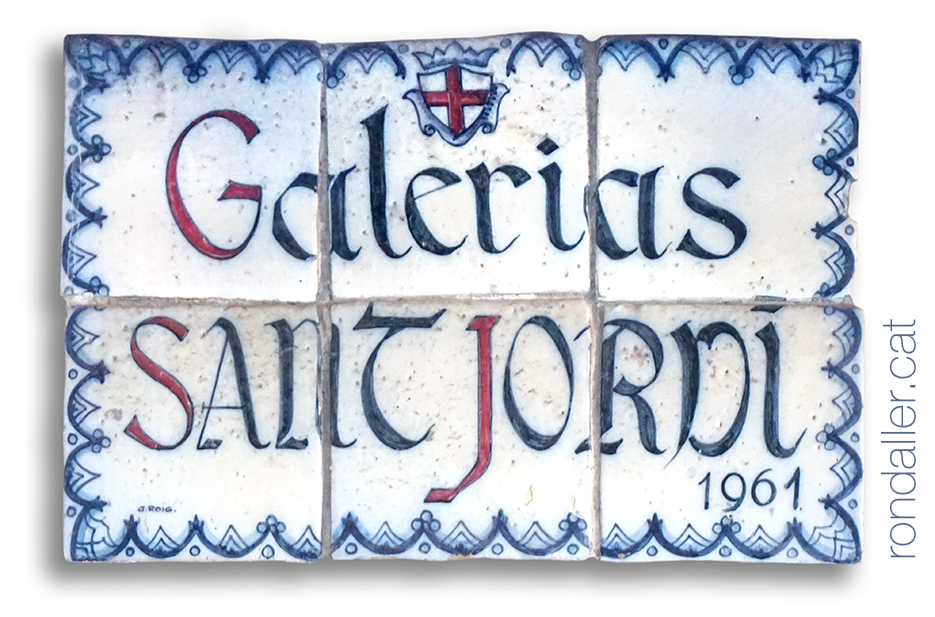 Plafó ceràmic del 1961 de Galerías Sant Jordi.