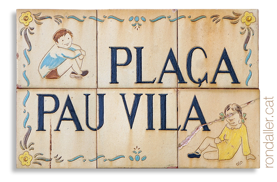 Plaques de carrer de Vilassar de Mar. Plaça Pau Vila.