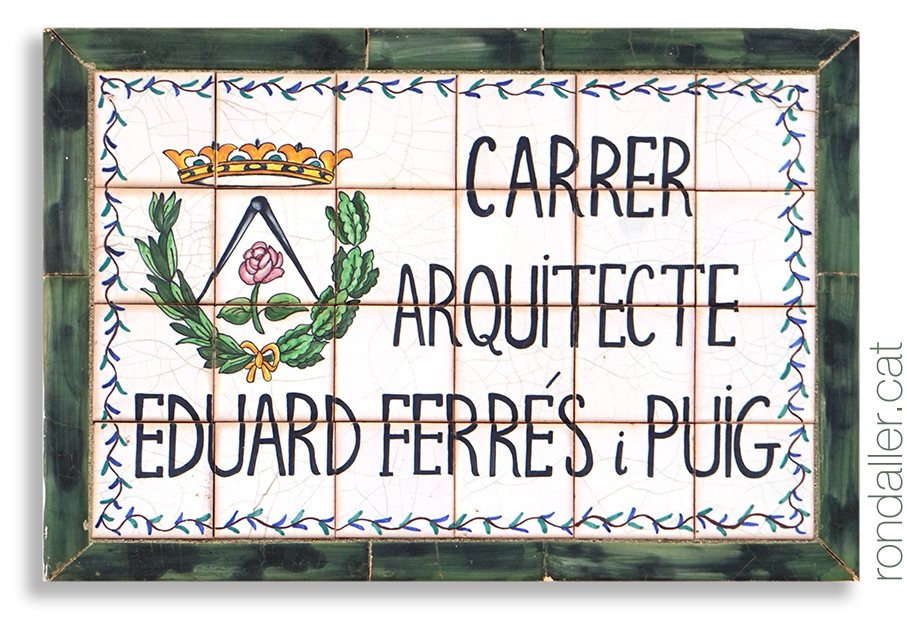 Mosaic al carrer Arquitecte Eduard Ferrés realitzat per Miquel Albertí i Rotger.