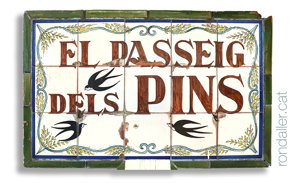 Plaques de carrer de Vilassar de Mar. El Passeig dels Pins.