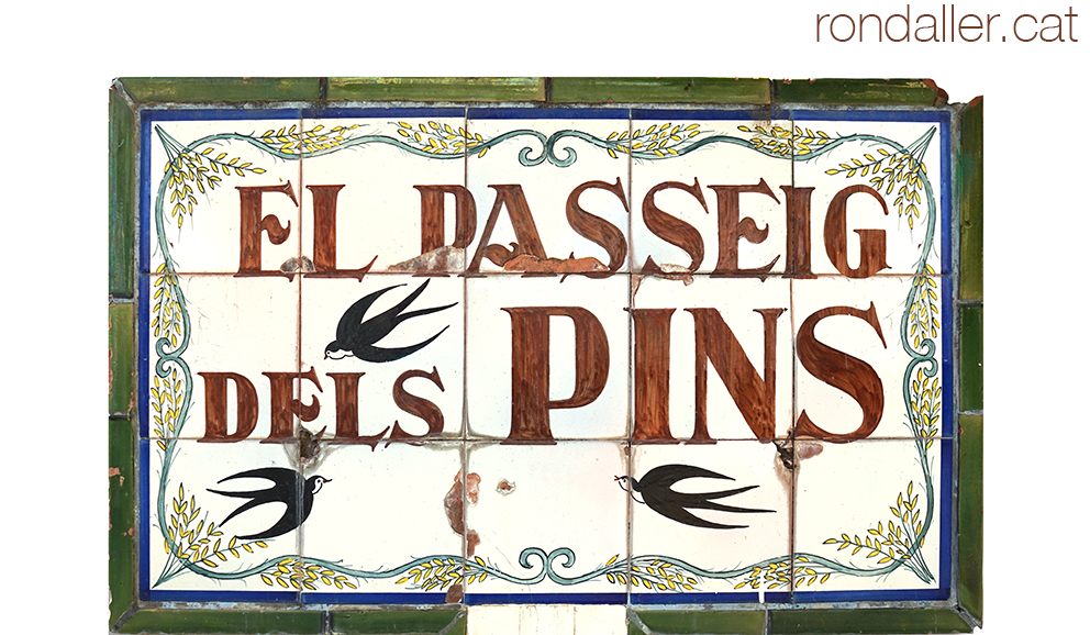 Plaques de carrer de Vilassar de Mar. El Passeig dels Pins.