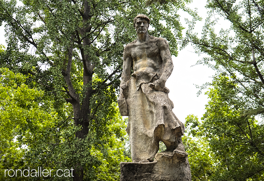 Rèplica de l'escultura el Forjador que va fer Josep Llimona.