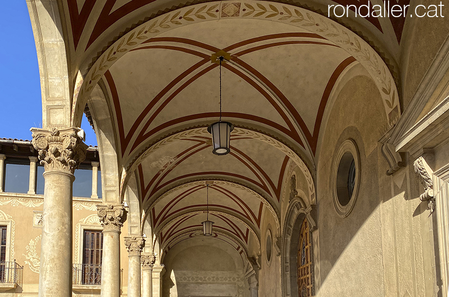 Església de Sant Sadurní d'Anoia. Sostre del pòrtic.