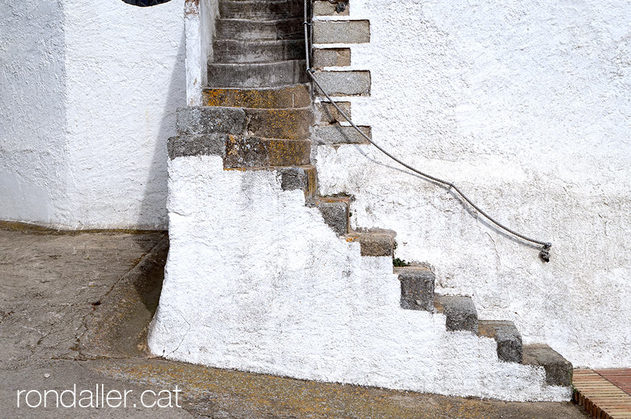 Escala exterior del campanar de Sant Cebrià de Vallalta.