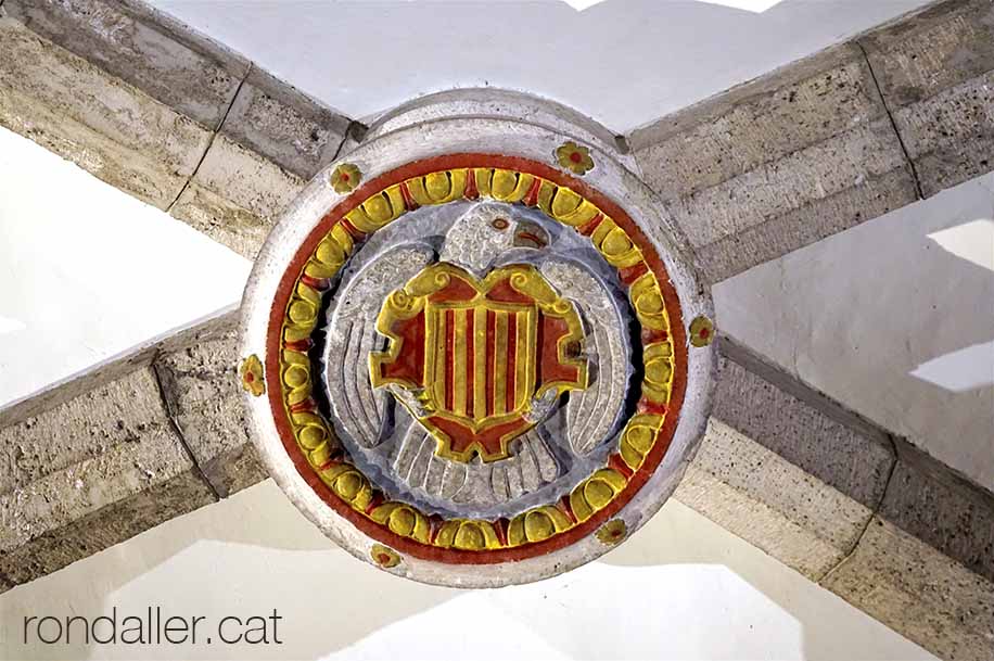 Passejada per Banyoles. Clau de volta a l'església de Santa Maria dels Turers.