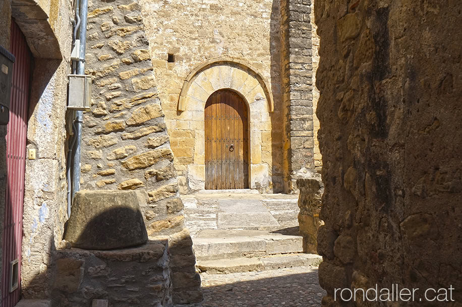 Nucli de Vilafreser. L'església de Sant Sadurní.