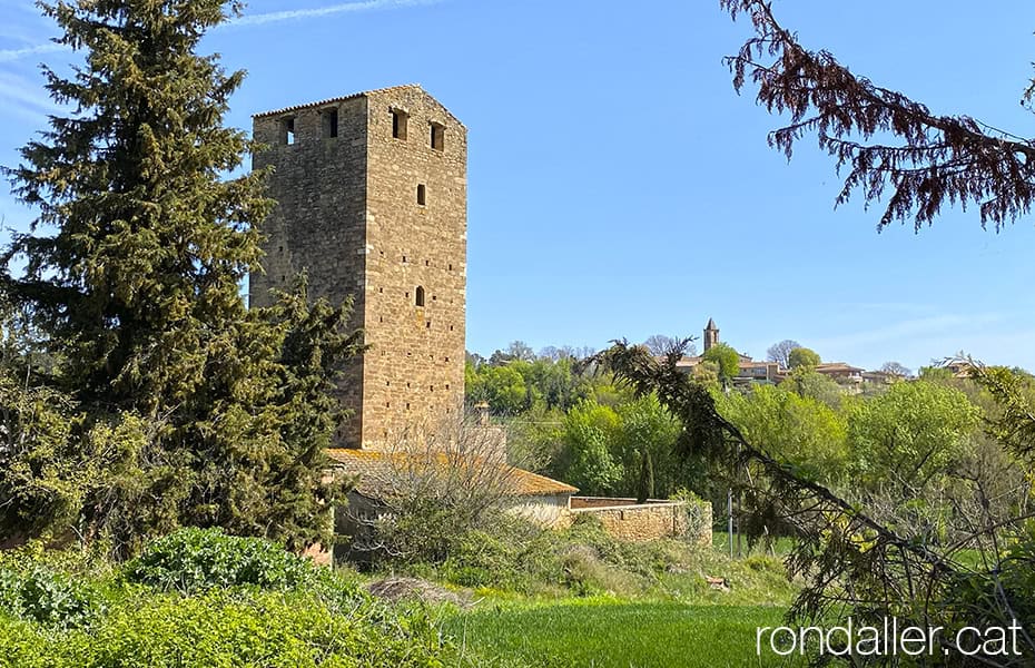 Nucli de Vilafreser. Torre de defensa als afores de la població.