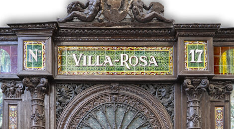 Cinc locals típics de Madrid. Rètol del tablao flamenc Villa Rosa.