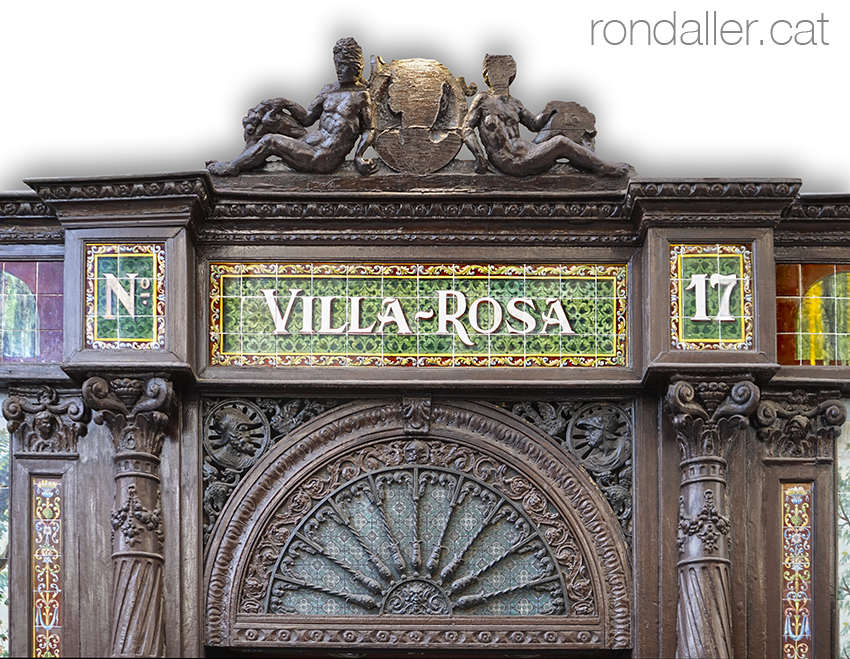 Cinc locals típics de Madrid. Rètol del tablao flamenc Villa Rosa.